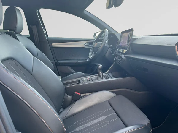 CUPRA Leon (2023) — foto 3 van 24