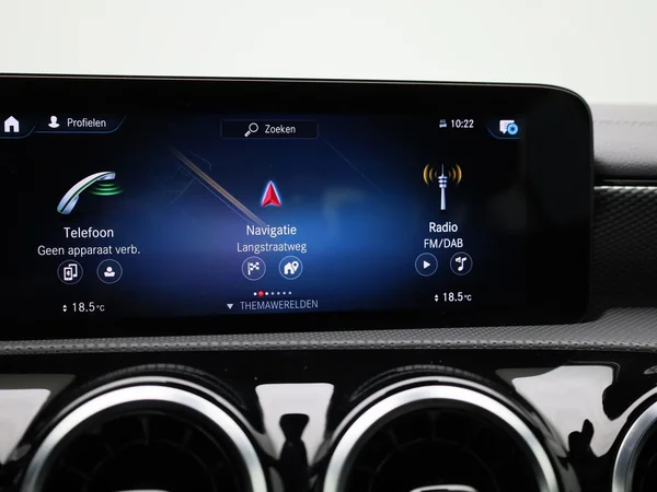 Mercedes-Benz CLA (2022) — foto 8 van 52