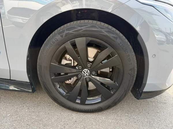 VOLKSWAGEN ID.7 (2025) — foto 3 van 22