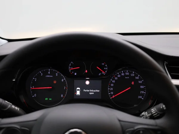 Opel Corsa (2022) — foto 39 van 40