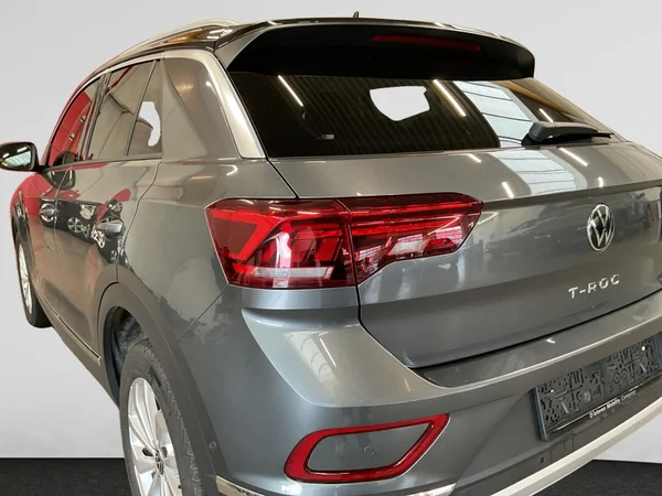 VOLKSWAGEN T-Roc (2022) — foto 11 van 22