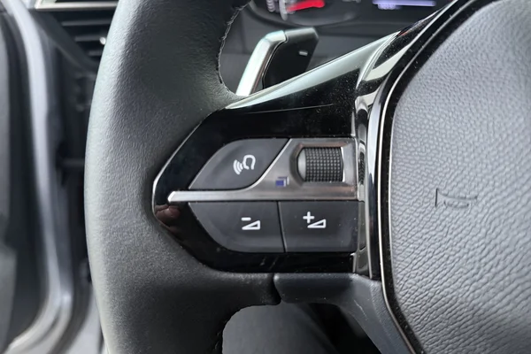 Peugeot 2008 (2025) — foto 6 van 18