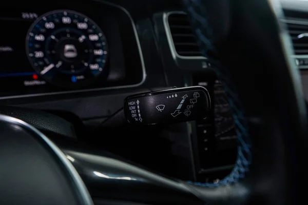 Volkswagen E-Golf (2019) — foto 13 van 75