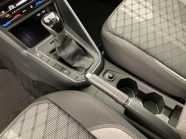 VOLKSWAGEN Taigo (2025) — foto 2 van 36