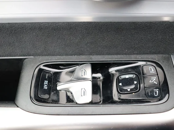 Mercedes-Benz CLA (2025) — foto 2 van 32