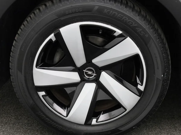 Opel Crossland (2021) — foto 6 van 40