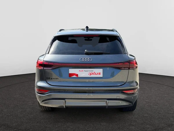 AUDI Q6 e-tron (2026) — foto 9 van 16