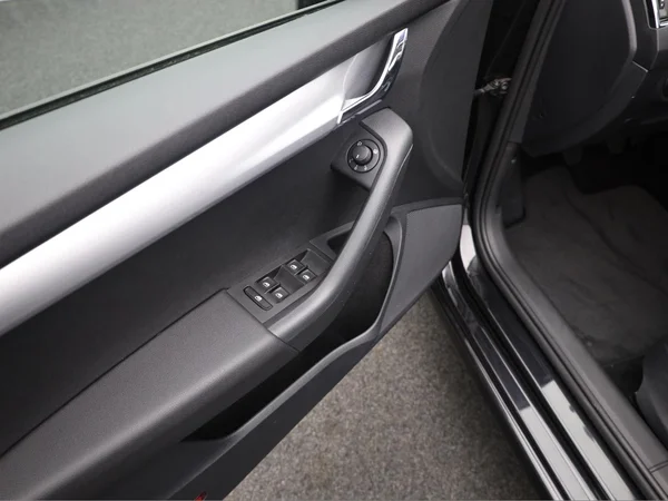 SKODA Octavia Combi (2018) — foto 5 van 19