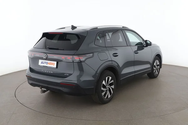 Volkswagen Tiguan (2024) — foto 12 van 16