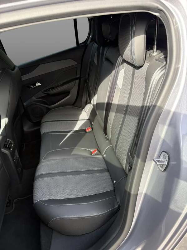 Peugeot 308 (2022) — foto 9 van 20