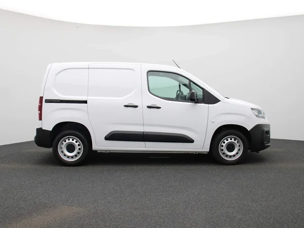 Fiat Doblò (2023) — foto 36 van 39