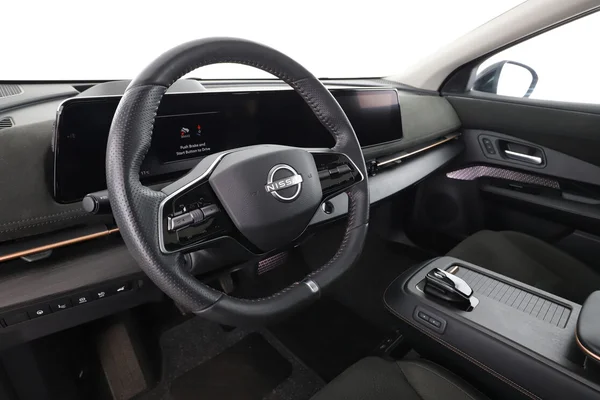 Nissan Ariya (2024) — foto 2 van 16