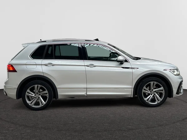 VOLKSWAGEN Tiguan (2023) — foto 11 van 20