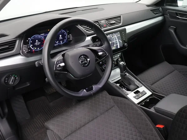 Škoda Superb (2023) — foto 13 van 29
