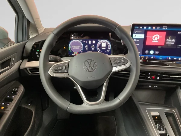 VOLKSWAGEN Golf VIII eHybrid (PHEV) (2025) — foto 4 van 22