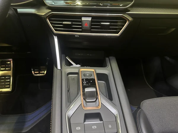 CUPRA Formentor e-Hybrid (PHEV) (2025) — foto 3 van 24