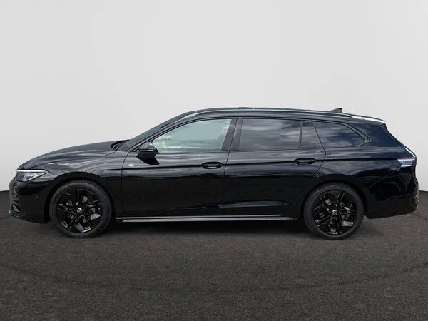 VOLKSWAGEN Passat SW (2024) — foto 22 van 23