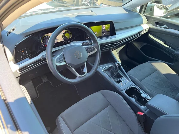 VOLKSWAGEN Golf VIII SW (2024) — foto 22 van 22