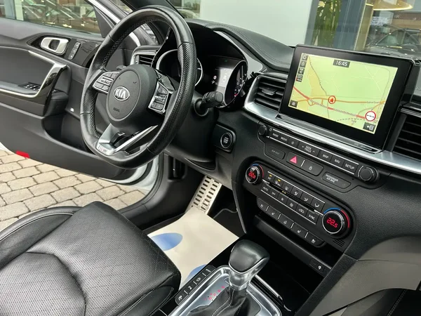 Kia Proceed (2019) — foto 7 van 27