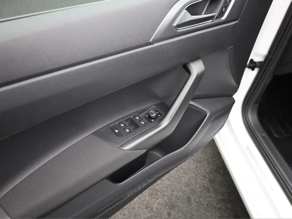 VOLKSWAGEN Taigo (2023) — foto 5 van 20