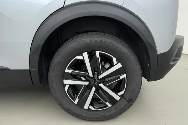 Peugeot 2008 (2025) — foto 13 van 16