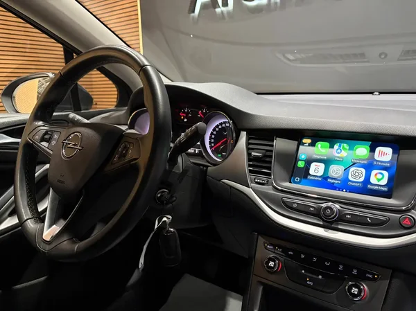 Opel Astra (2021) — foto 6 van 23