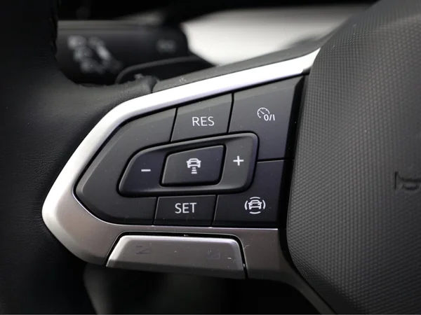 VOLKSWAGEN Golf VIII (2024) — foto 6 van 20