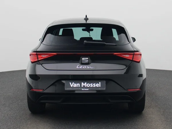 SEAT Leon (2023) — foto 35 van 38