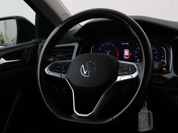 VOLKSWAGEN Polo (2023) — foto 13 van 27