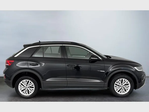 Volkswagen T-Roc (2022) — foto 9 van 15