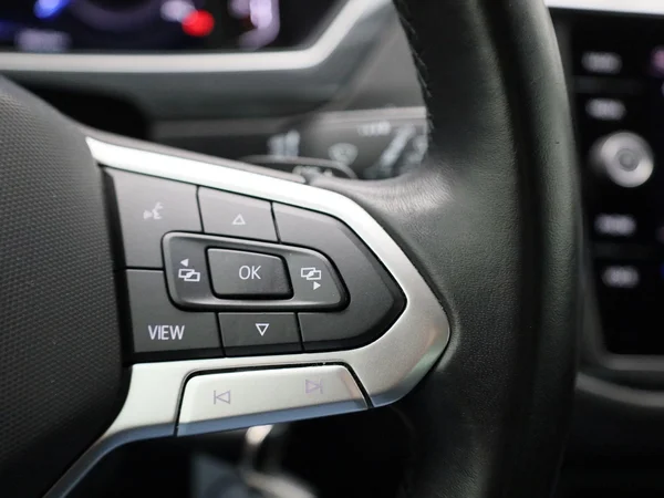 Volkswagen Tiguan (2021) — foto 18 van 43
