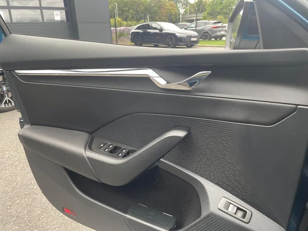 SKODA Octavia Combi Dsl (2022) — foto 6 van 21
