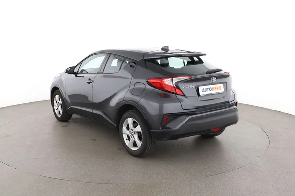 Toyota C-HR (2019) — foto 10 van 16