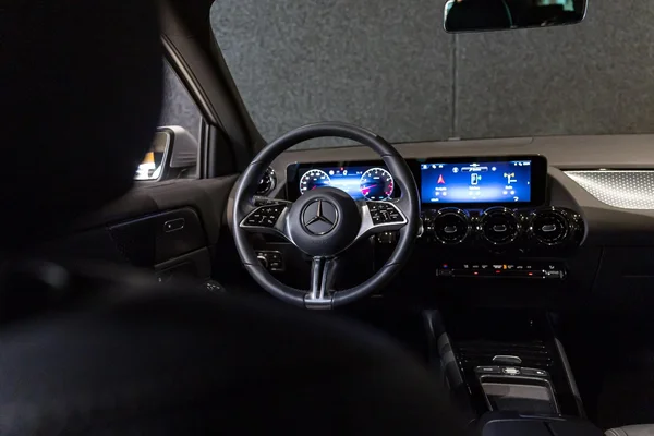 Mercedes-Benz GLA (2025) — foto 8 van 34