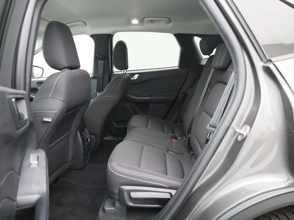 Ford Kuga (2022) — foto 6 van 40