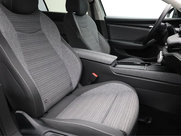 SKODA Superb Combi (2025) — foto 18 van 23