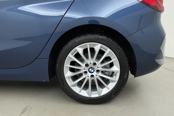 BMW 1 HATCH (2024) — foto 13 van 16