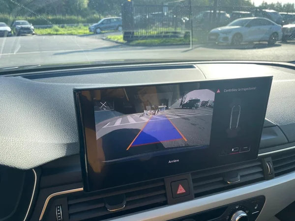 AUDI A4 Avant Dsl (2020) — foto 13 van 21