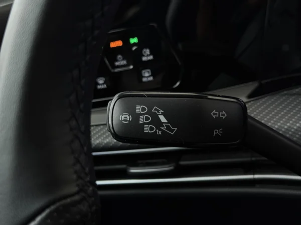VOLKSWAGEN Golf (2022) — foto 16 van 28