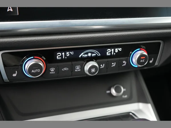 AUDI Q3 PHEV (2022) — foto 16 van 34