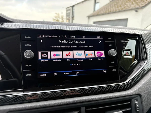 VOLKSWAGEN Polo (2022) — foto 5 van 21