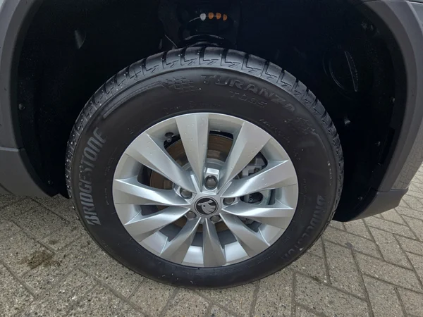 SKODA Karoq (2025) — foto 22 van 24