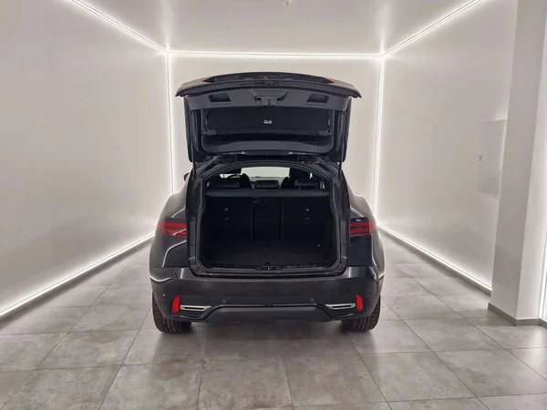 Jaguar E-PACE (2023) — foto 10 van 15