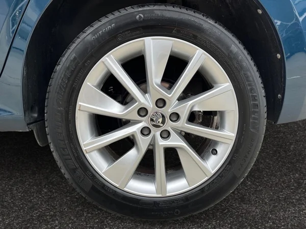 SKODA Kamiq (2021) — foto 6 van 16