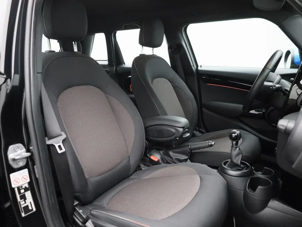 MINI Cooper (2022) — foto 29 van 40