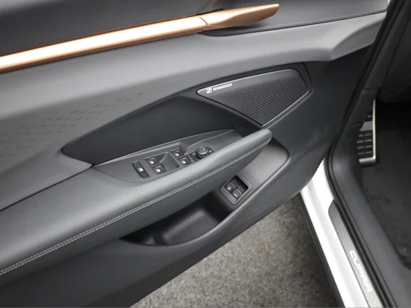 CUPRA Terramar e-Hybrid (PHEV) (2025) — foto 6 van 24