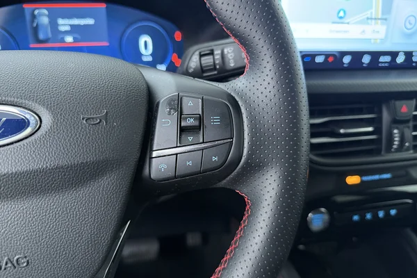 Ford Kuga FHEV (2025) — foto 7 van 20