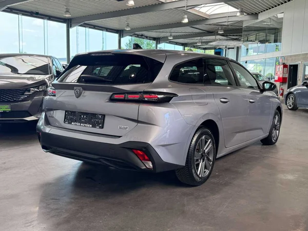 Peugeot 308 SW (2023) — foto 9 van 15