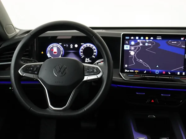 VOLKSWAGEN Passat SW (2025) — foto 16 van 18