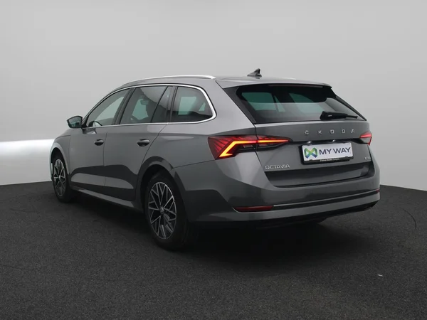 SKODA Octavia Combi (2024) — foto 10 van 17